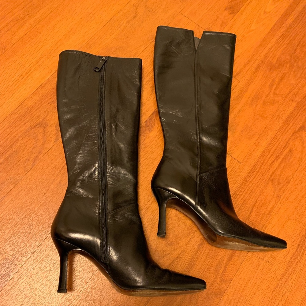 Beautiful Stuart Weitzman black award black calf